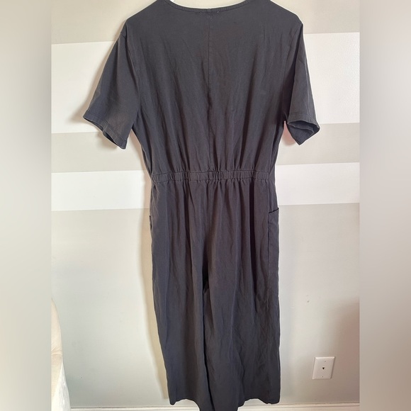 ASOS DESIGN jersey button front chuck on jumpsuit in washed black - Picture 6 of 7